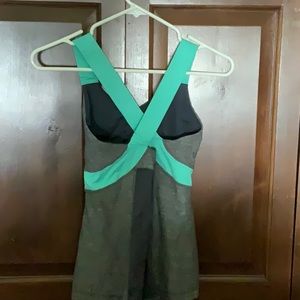 Lululemon top